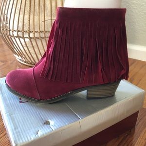 Brand new beautiful burgundy booties with fringe